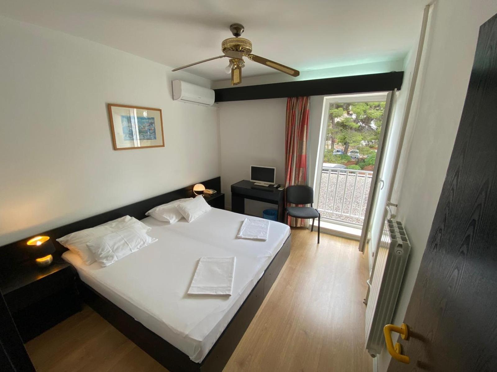 ילסה Hotel Hvar מראה חיצוני תמונה